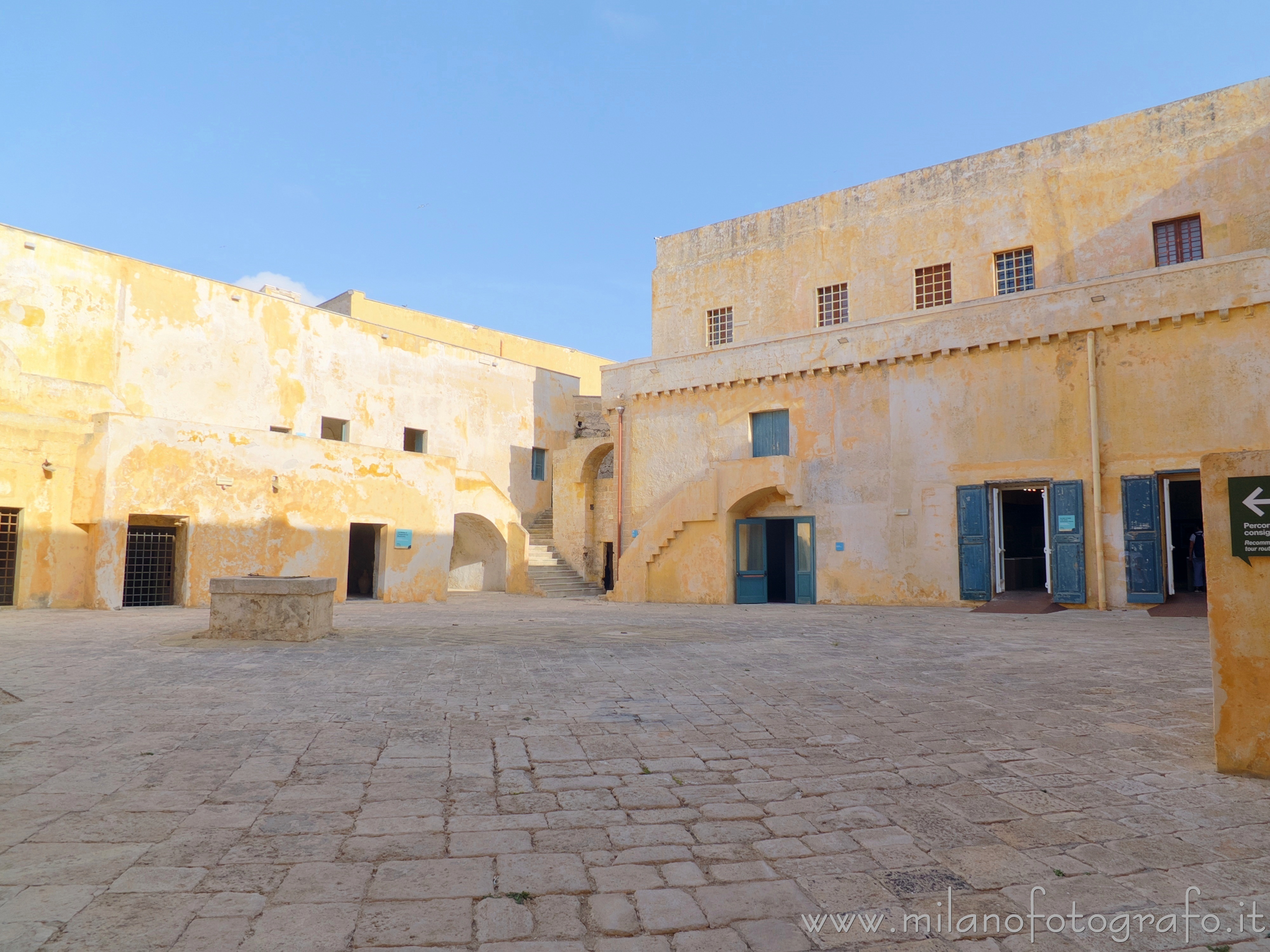 Gallipoli (Lecce) - Cortile interno del Castello